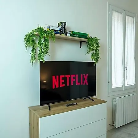 Casa Pico-central, Warm With Netflix Szálloda 4*